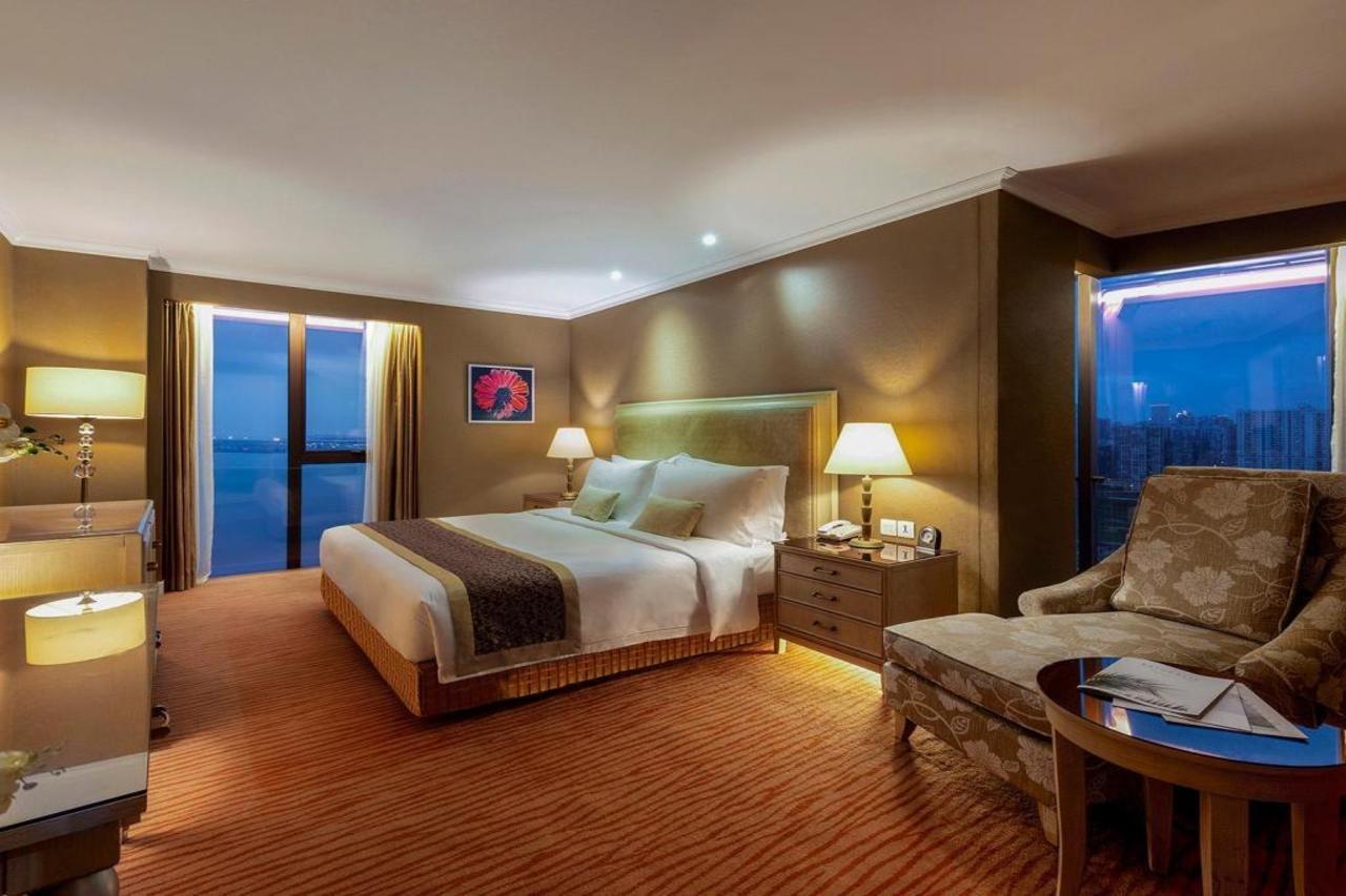 Similan Hotel Zhuhai-Gongbei Port Екстериор снимка